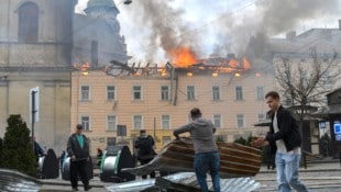 Große Schäden im historischen Zentrum von Lwiw im Westen der Ukraine am Dienstag 