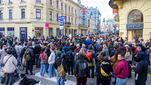 Rund 400 Menschen hatten an der Gedenkverstaltung für den getöteten Mahmoud A. teilgenommen.