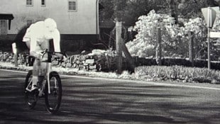 Der Rennradfahrer raste so schnell, wie so manches Auto dort – er bleibt aber wohl straffrei.