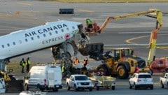 Wie durch ein Wunder überlebte die Flugbegleiterin das fatale Unglück bei der Landung in New ...