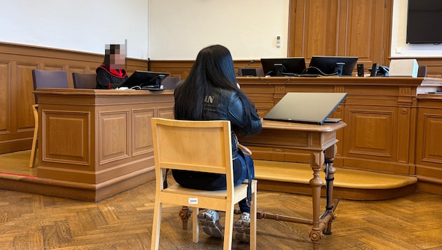 Die Angeklagte am Landesgericht Wels.