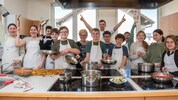 Die Schüler der 3. Klasse der Neuen Mittelschule in Winzendorf kochten gemeinsam mit Haubenkoch ...