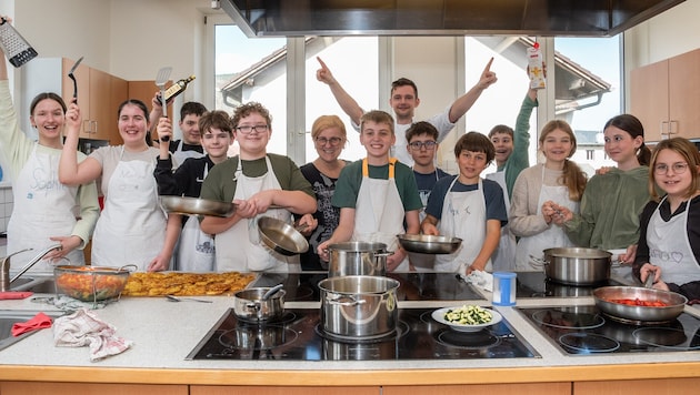Die Schüler der 3. Klasse der Neuen Mittelschule in Winzendorf kochten gemeinsam mit Haubenkoch ...