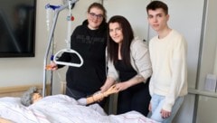 Der Bedarf ist enorm: Die Pflegeschüler Laura (35), Tanja (26) und Filip (20) werden am ...