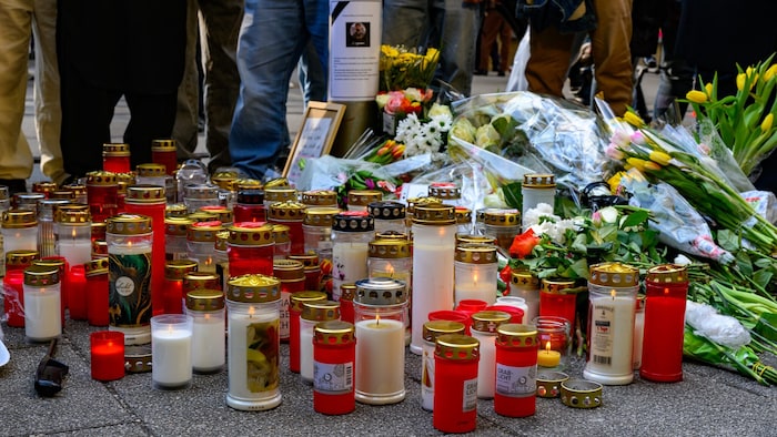 Kerzen an jener Stelle in der Linzer Innenstadt, wo der 26-jährige Afghane am 14. März von einem ...