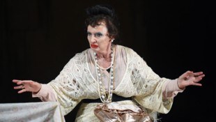 Barbara Petritsch als „Grete“ in Werner Schwabs „Die Präsidentinnen“ 2015 im Akademietheanter in ...