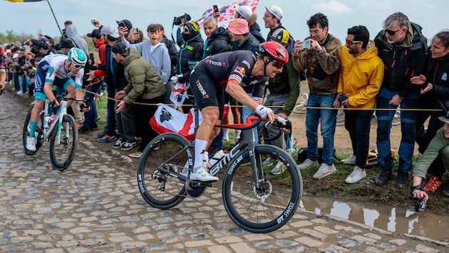 Auf Marco Haller (re.) und die Radprofis warten jetzt die Klassiker wie Paris-Roubaix.