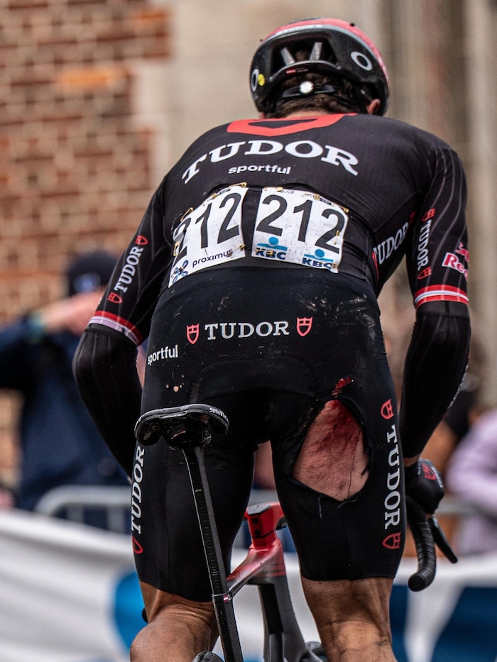 Beim Halbklassiker „Omloop Het Nieuwsblad“ stürzte der Kärntner Marco Haller.