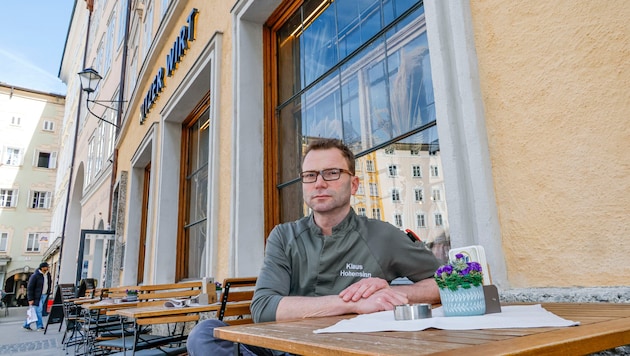 Klaus Hohensinn, muss seinen Gastgarten jeden Samstag räumen und hat deshalb satte ...