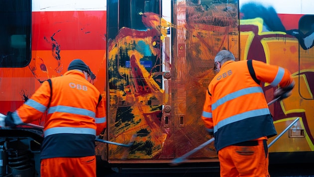 Der Kanzler zeigt sich „erstaunt“ über die Lohnabschlüsse bei den ÖBB.