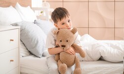 Auch Stress oder Ängste spielen oft eine Rolle, wenn Kinder nicht einschlafen können.