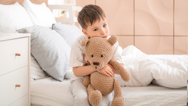 Auch Stress oder Ängste spielen oft eine Rolle, wenn Kinder nicht einschlafen können.