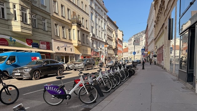 Weniger Parkplätze wegen der neuen WienMobil-Radstation in der Margaretenstraße.