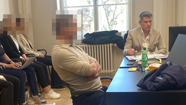 Der angeklagte Polizist wollte sich entschuldigen – das Opfer stieg darauf aber nicht ein.