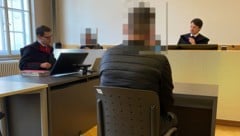 Statt im Porsche nahm der hochverschuldete Gastronom auf dem Stuhl im Landesgericht Feldkirch ...