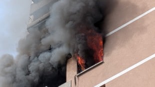 Am Mittwoch zu Mittag sorgte ein Wohnungsbrand und eine weithin sichtbare Rauchsäule in der ...