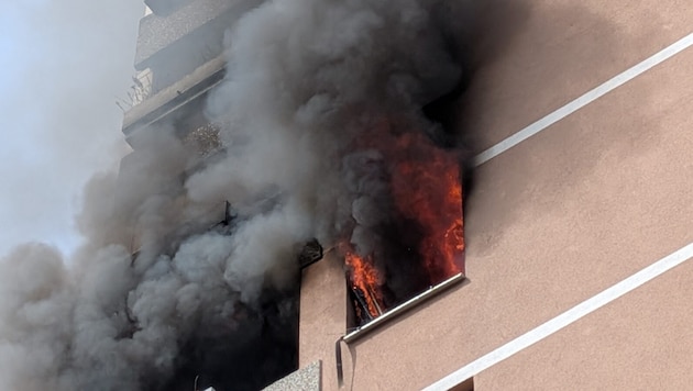 Am Mittwoch zu Mittag sorgte ein Wohnungsbrand und eine weithin sichtbare Rauchsäule in der ...