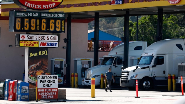 Das Weiße Haus versucht, die wirtschaftlichen und politischen Folgen des Krieges einzudämmen.