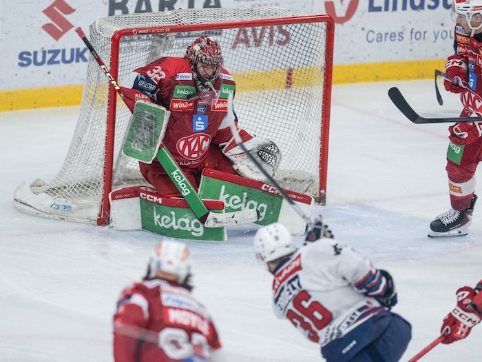 Fehervar captain Csanad Erdely beat Dahm to make it 1-0.