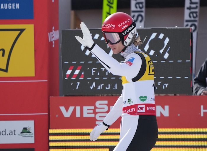 Manuel Fettner hängt seine Skier an den Nagel.