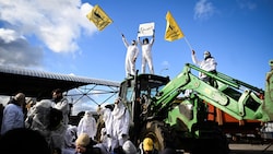 Umweltaktivisten fordern schon lange ein Verbot von PFAS, sogenannten Ewigkeitschemikalien (im ...