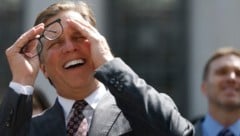 Anwalt Mark Lanier, der die Klägerin gegen Meta und Alphabet vertrat, zeigte sich nach dem ...