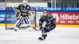 Drehte oft zum Jubeln ab: Eisbären-Stürmer Jennes (re.)