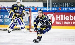 Drehte oft zum Jubeln ab: Eisbären-Stürmer Jennes (re.)