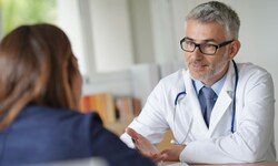 Wie steht es um Ihre Gesundheit? Vorsorgeuntersuchungen beim Arzt sind wichtig.