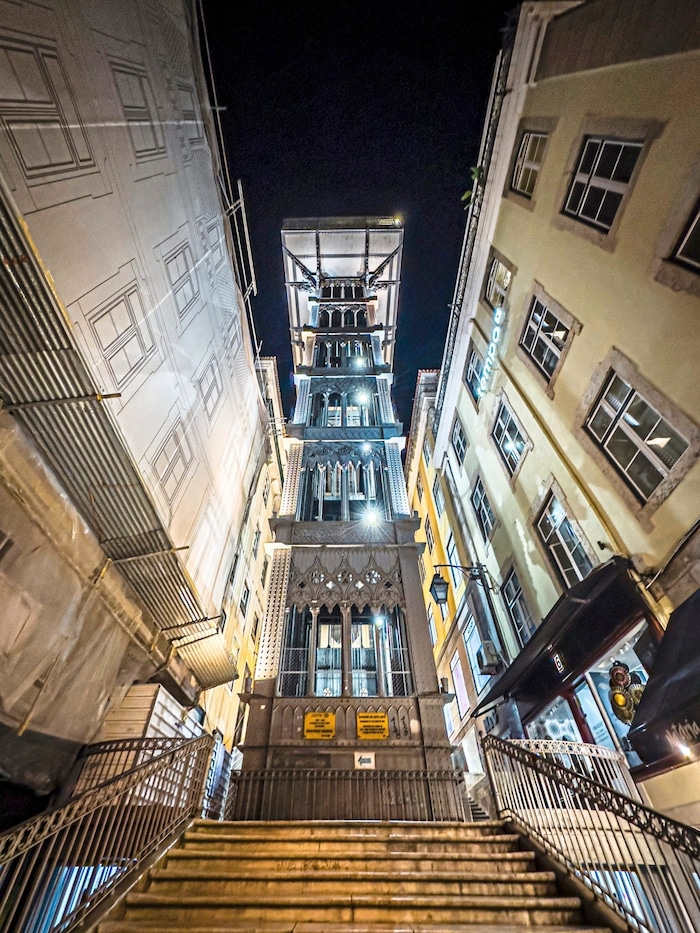 Wahrzeichen „Elevador de Santa Justa“.