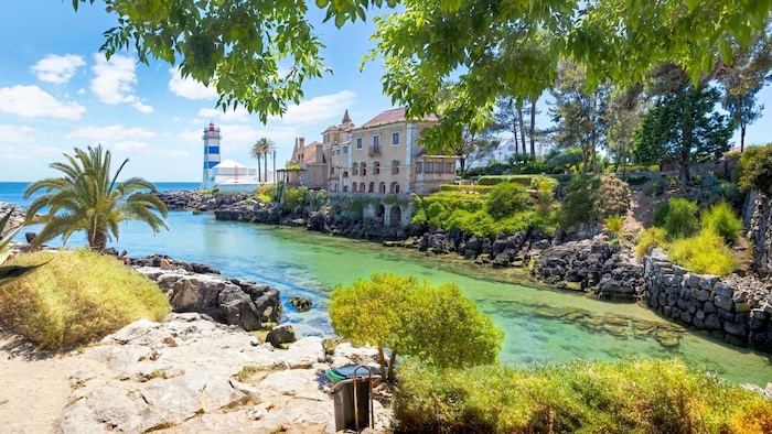 Malerische Sommerfrische: Cascais, 40 Zugminuten von Lissabon, ist nicht nur pittoresk, sondern ...