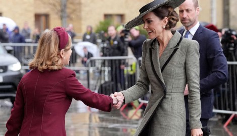 Alle Augen auf sie: Prinzessin Kate begeistert im Mega-Luxus-Outfit – dieser Auftritt hat es ...