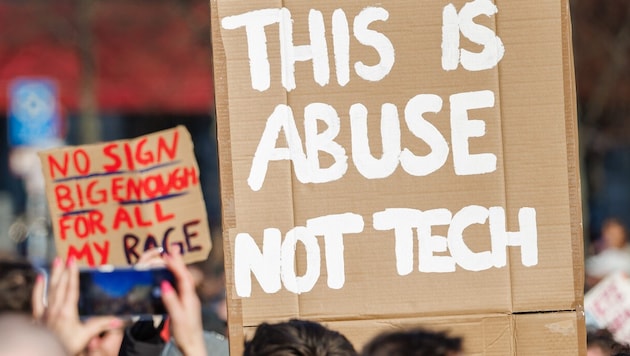 In Berlin hatten am vergangenen Wochenende Tausende Menschen gegen digitale Gewalt demonstriert.