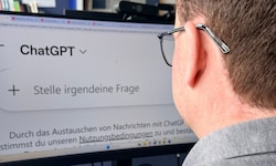 ChatGPT ist vielen Menschen bereits geläufig. Nun soll mit rund 300 Kursen das KI-Wissen in der ...