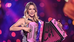 Melissa Naschenweng steht für bodenständige Musik; sie kommt im Mai mit ihrem „Lederhosenrock“ ...