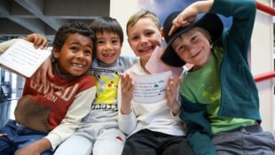 Die Kinder waren beim Vorlesen mit viel Eifer dabei.