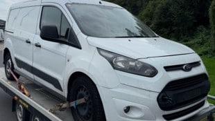 Der Firmenwagen war offenbar manipuliert: Die Schrauben waren von den Bremsen gelöst, wie eine ...