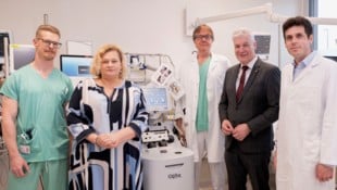 LGA-VorständinBräutigam (2. v. li. ) und Landesrat  Kasser (2. v. re.) mit Top-Medizinern