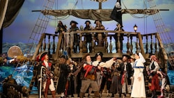 „Die Piraten von Penzance“ erobern die Wiener Volksoper. 