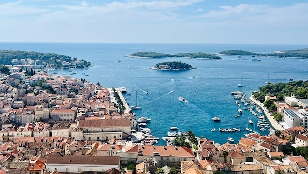 Ausblick von der kroatischen Insel Hvar. Auch wirtschaftlich bietet Kroatien für Österreich ...