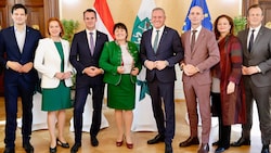 Die achtköpfige steirische Landesregierung aus FPÖ- und ÖVP-Politikern 