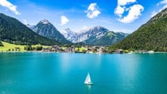 Reisende aus den Vereinigten Arabischen Emiraten und Saudi-Arabien gehören mit ...