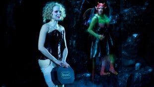 Überragend: Marie-Luise Stockinger (li., mit Sabine Haupt)