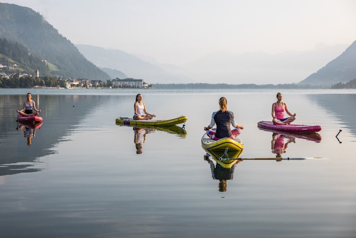 Yoga am Zeller See am SUP.