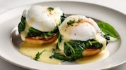 Eggs Florentine sind die vegetarische Variante von Eggs Benedict, statt Schinken gibt’s hier ...