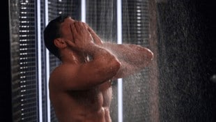 Licht aus-, Dusche einschalten – und das entspannende Prasseln des Wassers auf der Haut ...
