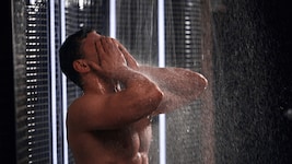 Licht aus-, Dusche einschalten – und das entspannende Prasseln des Wassers auf der Haut ...