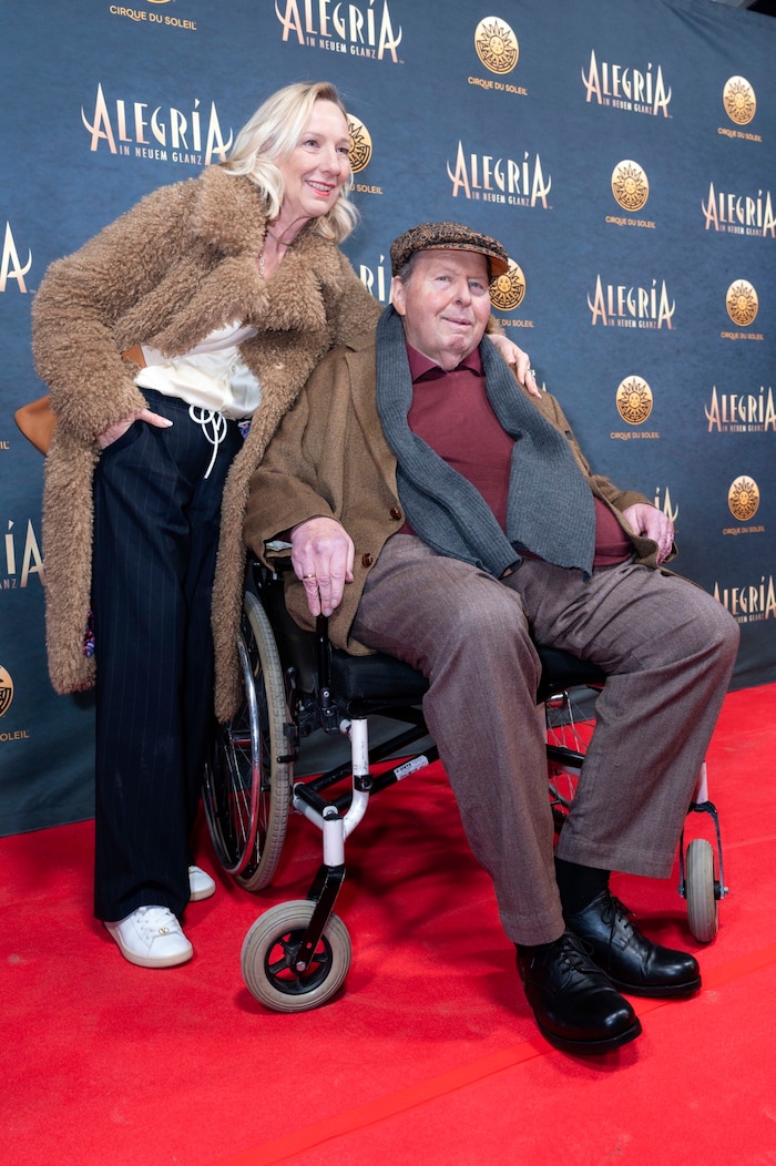 Fischer und seine Frau Simone Brandlmeier im Februar 2026 bei einer Veranstaltung in München.