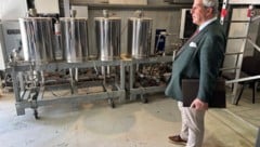 Waldsteins Projekt startet nun in die entscheidende Phase.