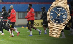 Während Ghanas Fußballer offenbar beim Training waren, erbeuteten Profi-Täter aus dem Wiener ...